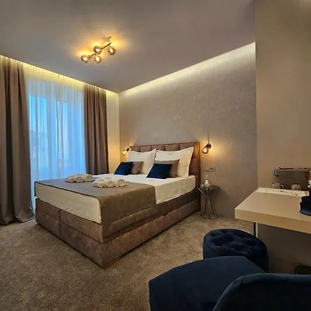 Ma Pe Luxury Gasthuis 4*