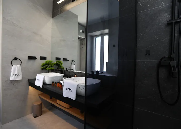 Ma Pe Luxury